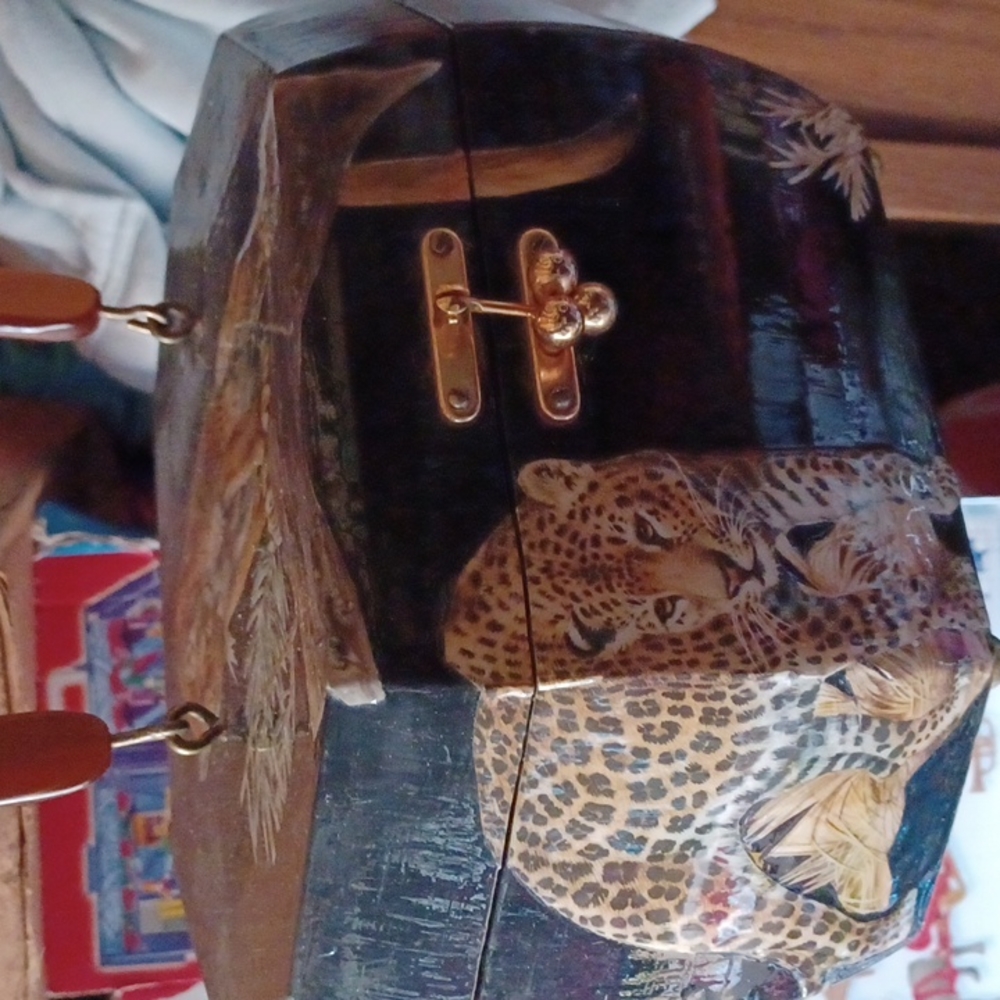 Lion tiger wooden box case